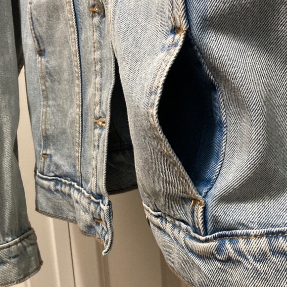 Old Navy Classic Blue Denim Jacket - Picture 4 of 4